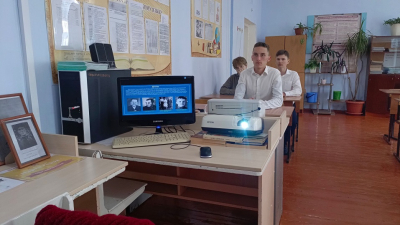 Урок мужества «Великую страну создают великие люди»